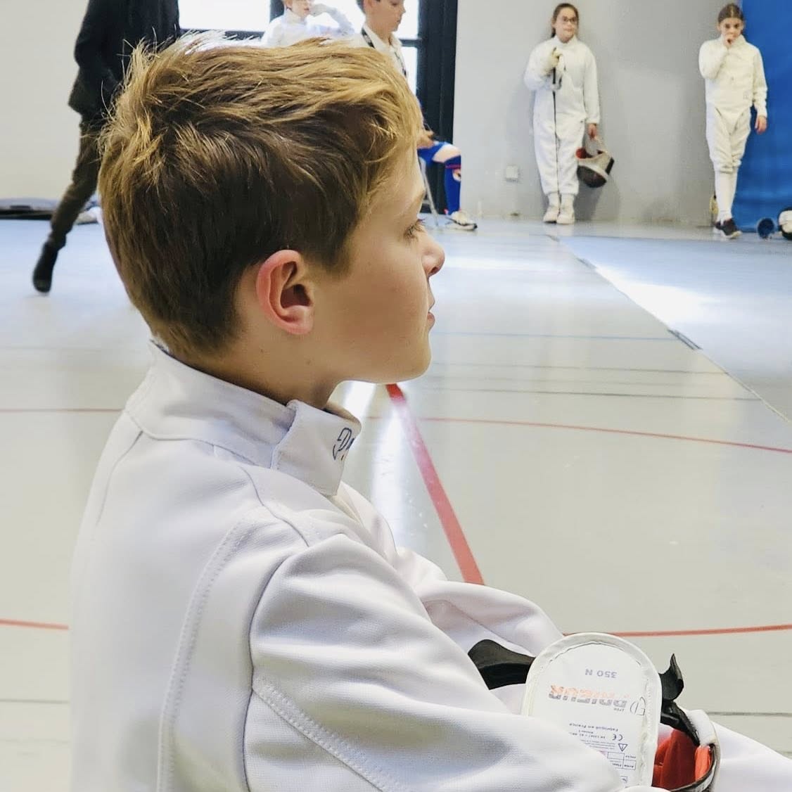 Le Cercle d’Escrime de Maubeuge brille à la compétition M11 d’Armentières